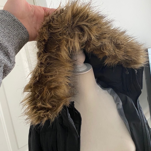 Knee length black puffer coat, Abercrombie - Picture 2 of 8